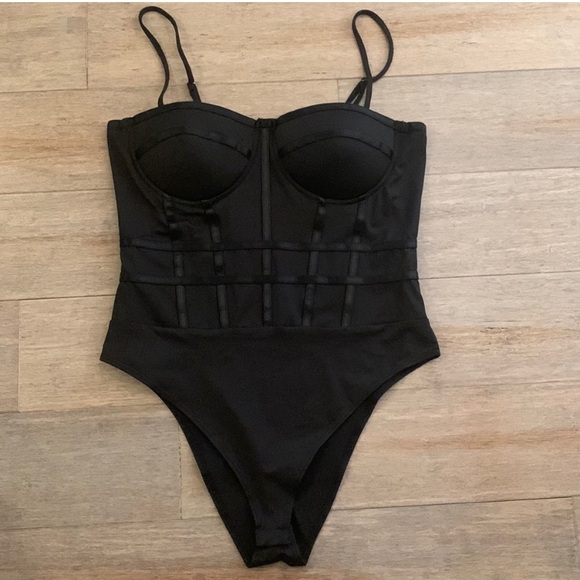✨HAUTE Monde Bodysuit✨ NWT - Picture 1 of 12